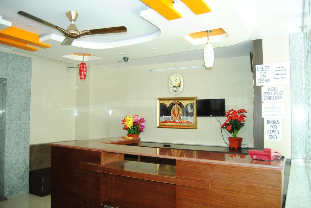 Sai Niwas Hotel Shirdi Exterior foto